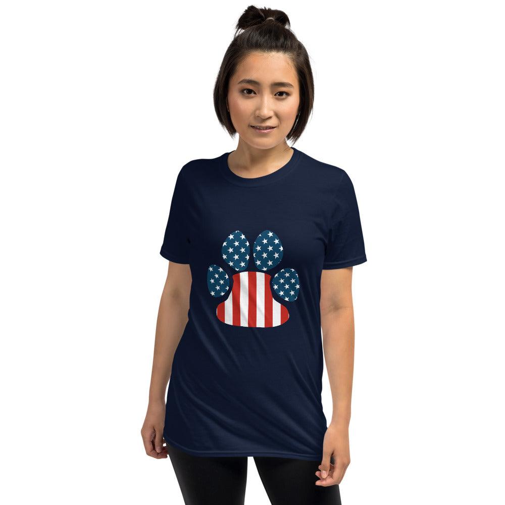 Camiseta unisex con bandera de Estados Unidos y pata de perro - plusminusco.com