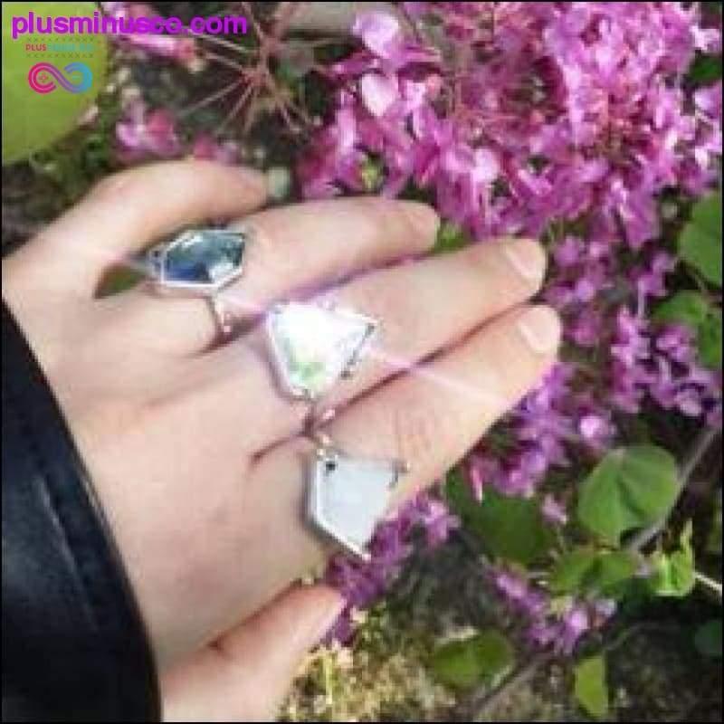 Set di anelli con pietre preziose geometriche in 3 pezzi - plusminusco.com