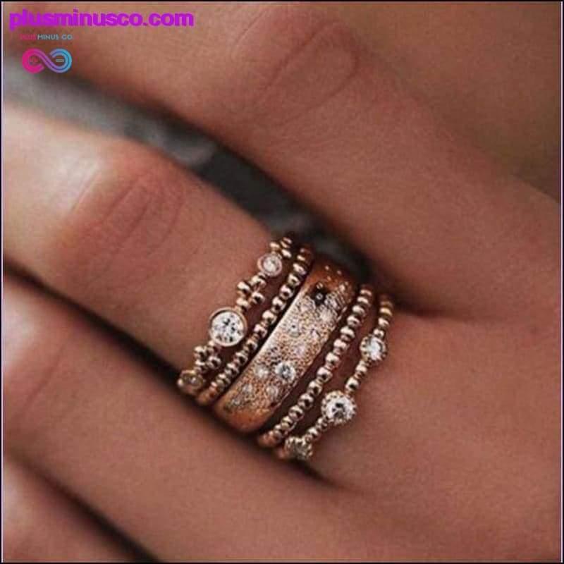 Zestaw eleganckich pierścionków z kryształkami w kolorze różowego złota - plusminusco.com