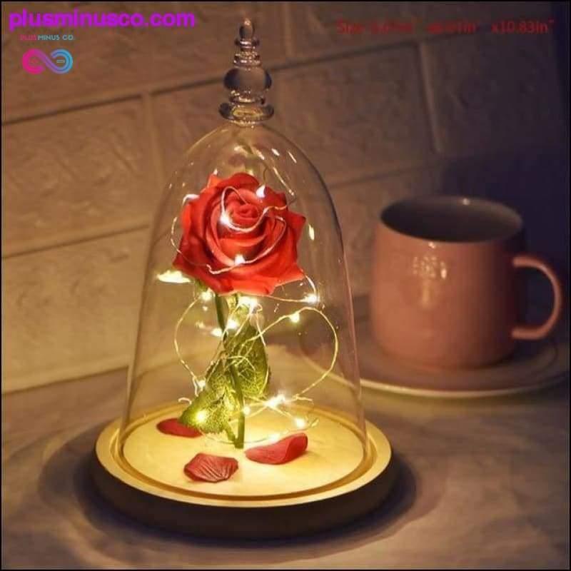 Gražuolė ir pabaisa Raudona rožė stikliniame kupole su LED šviesa – plusminusco.com