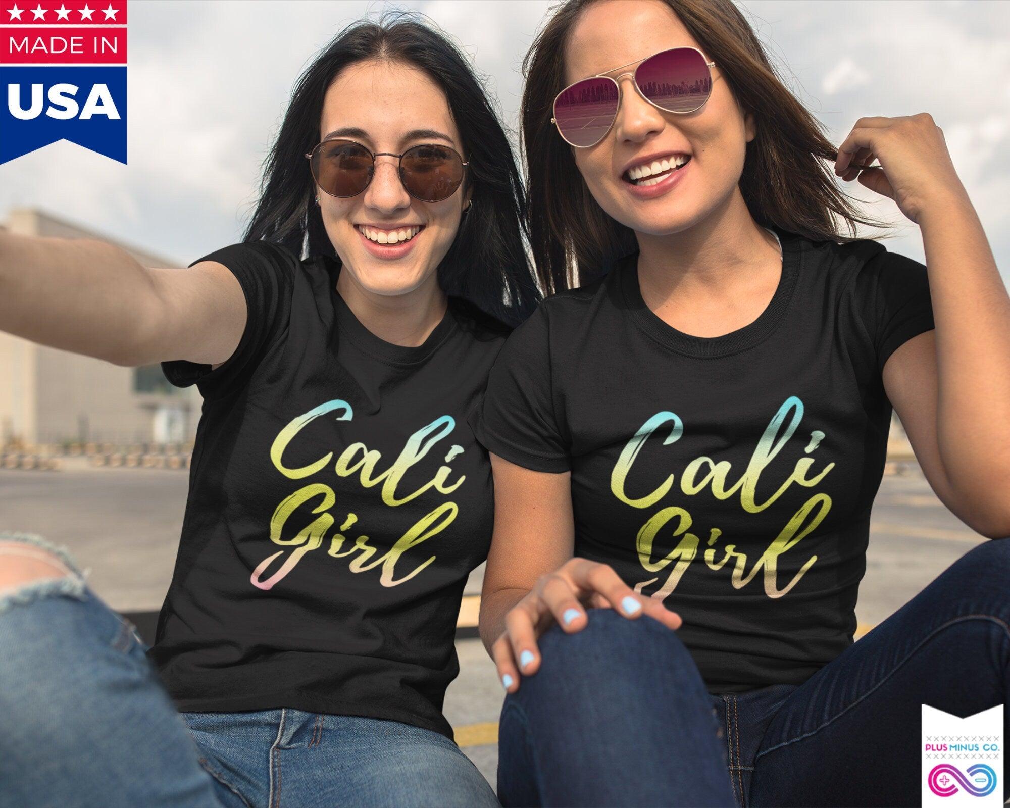 „Cali Girl“ moteriški marškiniai, „Home State“, „Golden State“, „California girl“, „California pride“ marškinėliai, „West CoAst Tee“, „California Dreaming“, „Cali Girl“ – plusminusco.com