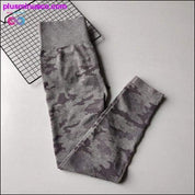 Maskovací kalhoty na jógu s vysokým pasem Gym Camo Seamless - plusminusco.com