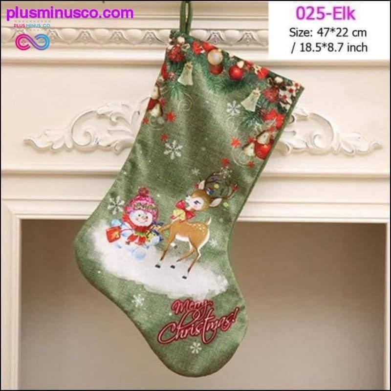 Decorações de meias de Natal em PlusMinusCo.com - plusminusco.com