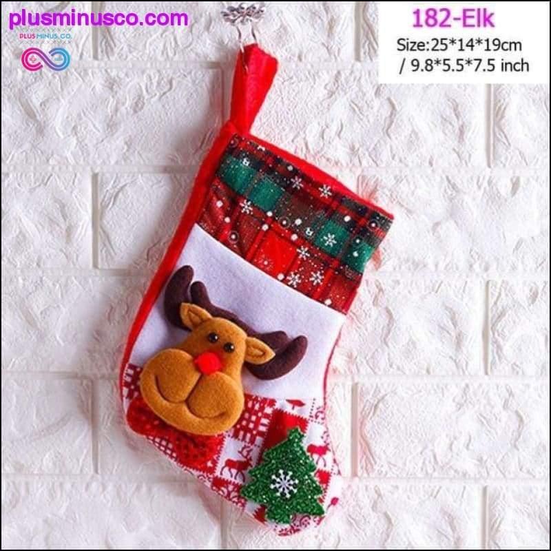 Decorações de meias de Natal em PlusMinusCo.com - plusminusco.com