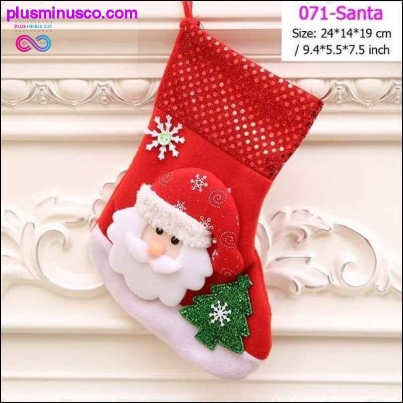 Christmas Sock Decorations at PlusMinusCo.com - plusminusco.com