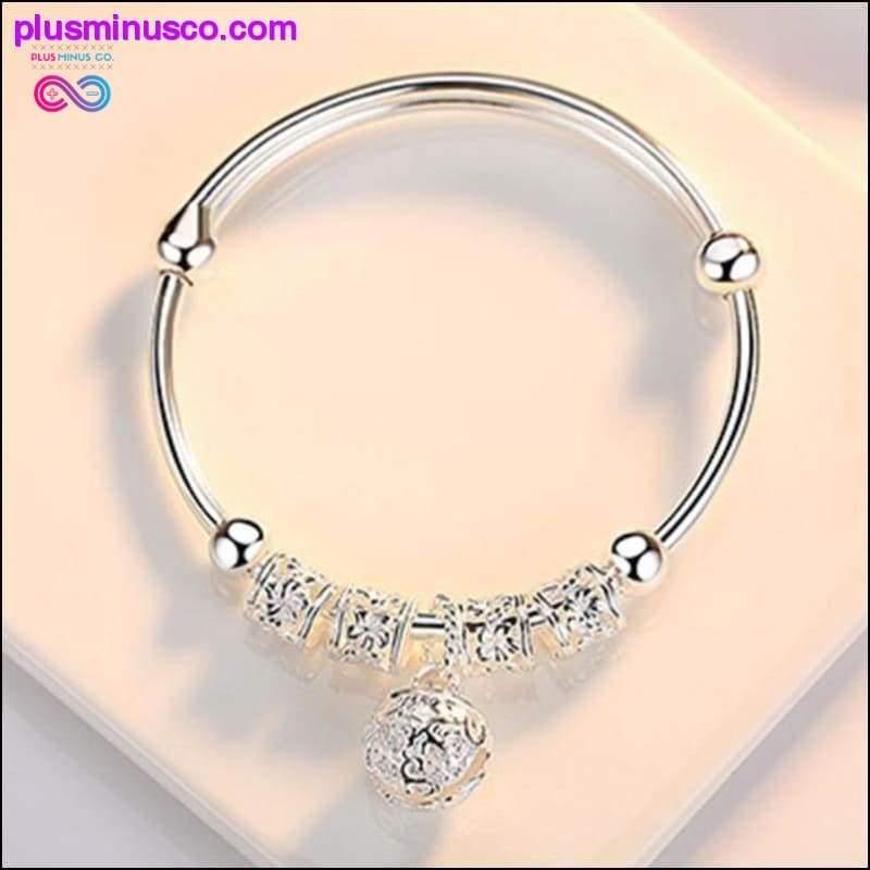 Модний браслет-манжета зі срібним шармом зі штучного каменю - plusminusco.com