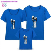 Flag of Finland on a Raised Clenched Fist family matching - plusminusco.com