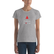 フロリダ ガールズ ラブ ヨガ: Plusminusco の女性用半袖 T シャツ ||発売中 - plusminusco.com