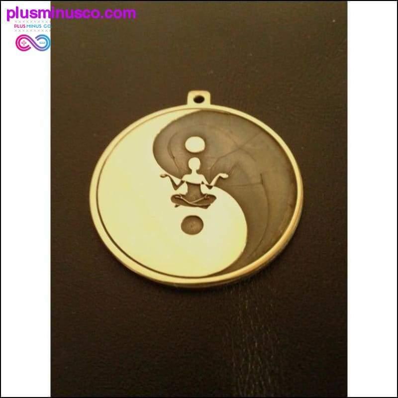 Ručne vyrobený a leptaný náhrdelník Yin Yang Buddha - plusminusco.com