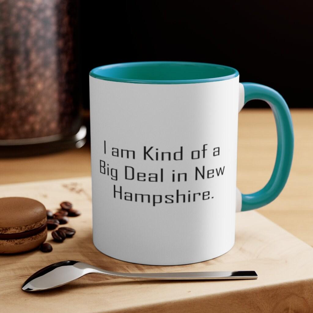 I am Kind Of A Big Deal In New Hampshire Mug New Hampshire Ceramic Cup Χρήσιμα δώρα για την κεραμική κούπα του New Hampshire, αστείο σχέδιο κούπας, αστεία New Hampshire, αστεία κούπα, χιουμοριστική κούπα, New Hampshire, New Hampshire cup, New Hampshire αστείο, νέο κούπα hampshire, κούπα αρχάριου, σαρκαστική κούπα, μπλουζάκι, μπλουζάκια, δίχρωμη κούπα καφέ, δίχρωμη κούπα - plusminusco.com
