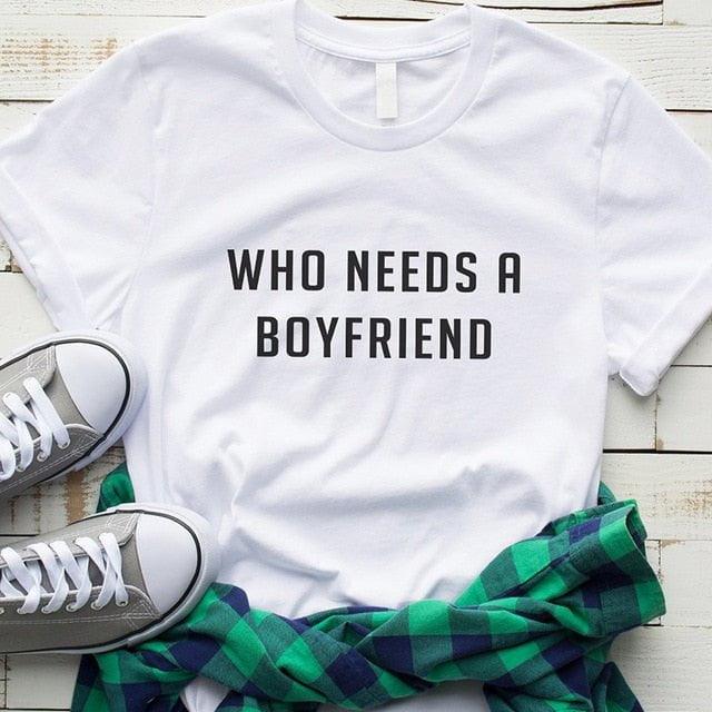 私には感情ではなく服が必要です バレンタインデー レディース Tシャツ - plusminusco.com