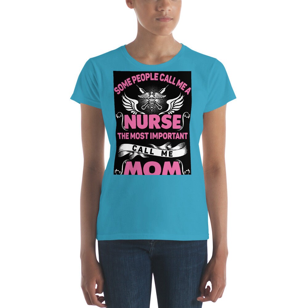 Infirmière et Maman, T-shirt manches courtes pour Femme chez Plusminusco || En vente maintenant, chemise d'infirmière, t-shirt d'école d'infirmières, t-shirt d'école d'infirmières, - plusminusco.com