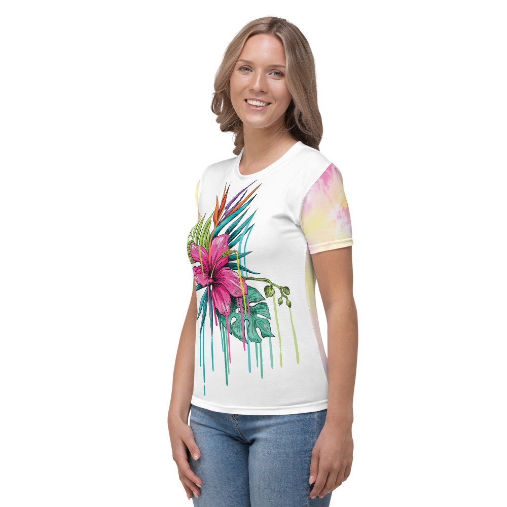T-shirt coloré de fleur vintage de printemps || Tee-shirt à fleurs sauvages naturelles || Imprimé floral naturel partout, fleur d'hibiscus, chemise hawaïenne, - plusminusco.com