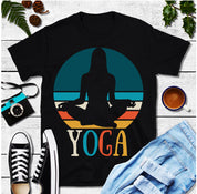 Yogameisje | Retro Sunset T-shirts, Yoga Gift Shirt, Namaste Shirt, Cadeau voor Yogi, Yoga Lover Shirt, Meditatie Shirt, Yoga Tee, Yoga T Shirt - plusminusco.com