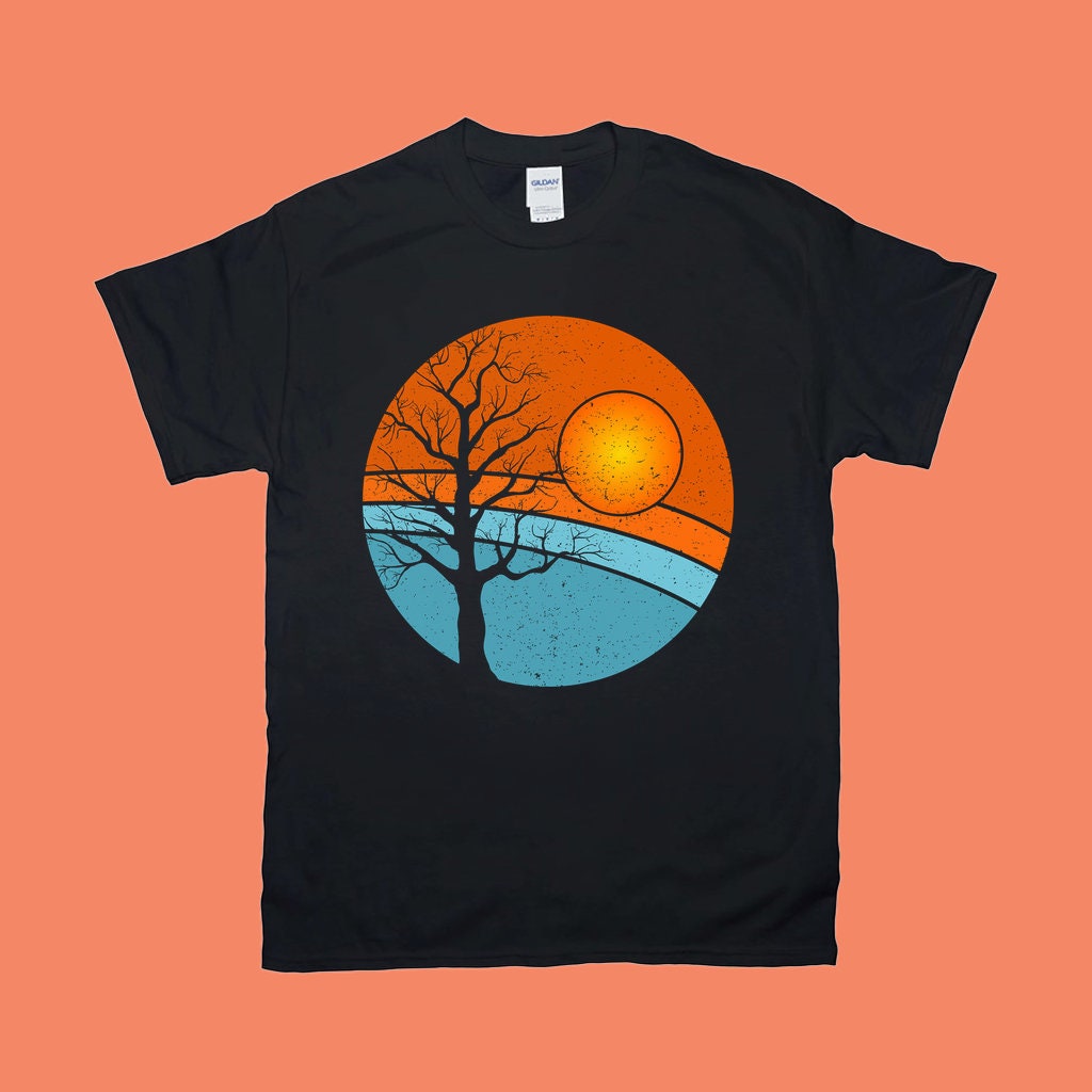 Drzewo | Koszulki Retro Sunset,Koszulka Retro Tree | Koszula z drzewem przygód podróżniczych | Koszula sylwetki | Surfer | Prezent dla niego | Prezent dla niej - plusminusco.com