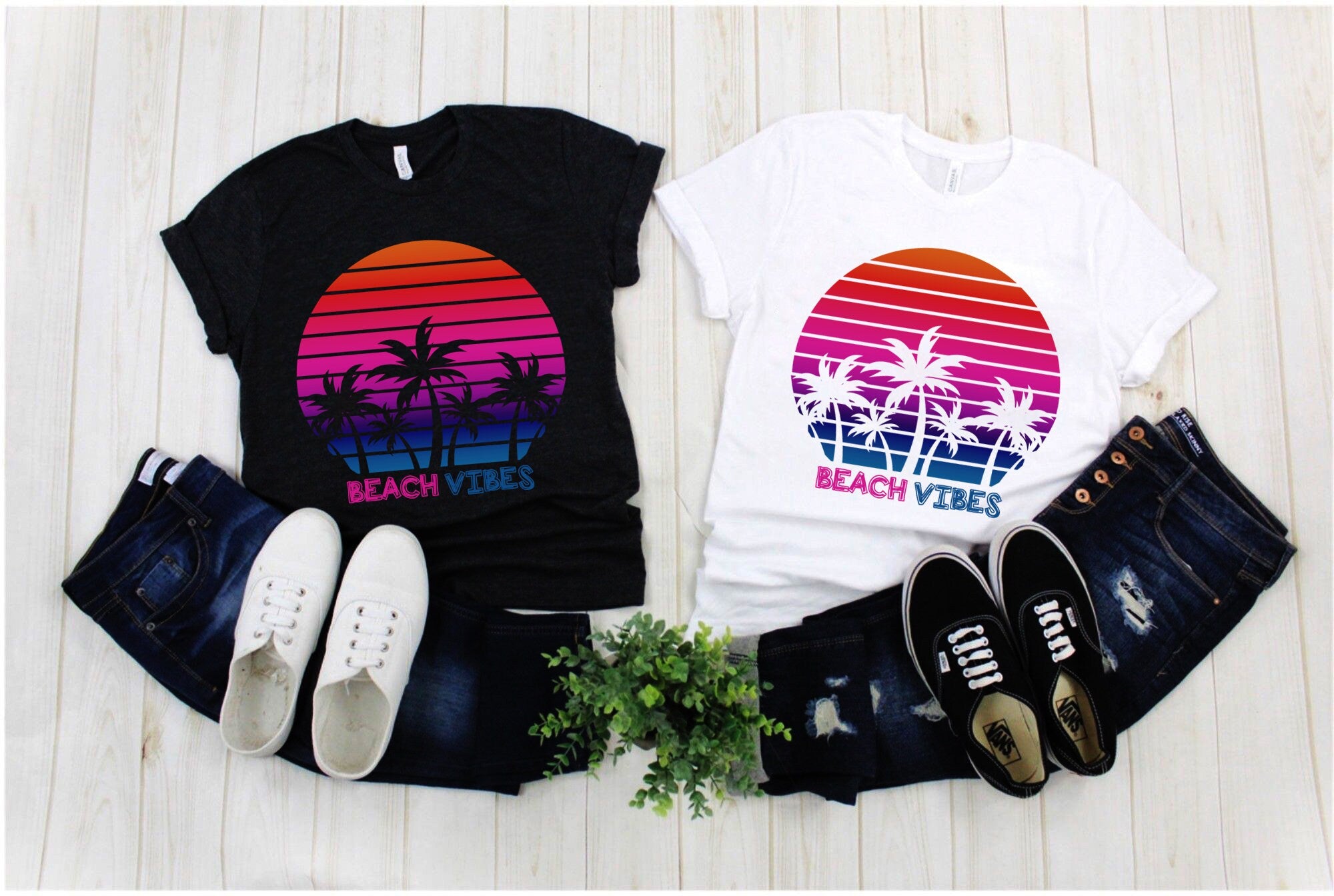 Beach Vibes | Palm Tress | Retro Sunset T-Shirts, Island Life T-Shirt | Sommerskjorte | Vacation Shirt, Adventure Spring, Spring Break Gave - plusminusco.com
