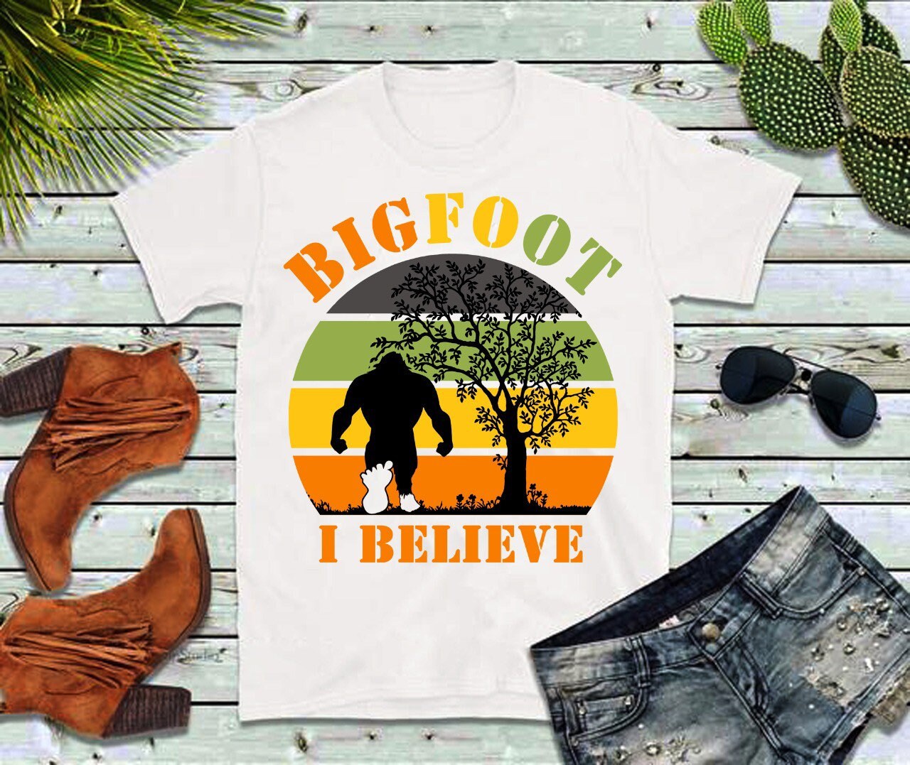 Suurjalg ma usun | Retro päikeseloojangu T-särgid, Bigfoot, Bigfoot Gift, Bigfoot Believe, Big Foot Believe, Sasquatch, peitus, maailmameister - plusminusco.com