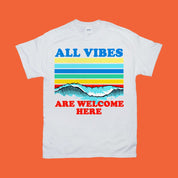 جميع المشاعر مرحب بها هنا | | Retro Sunset Waves، جميع المشاعر ترحب بقميص تي / لطيف / تي شيرت السبعينيات / هدية الذهن / قمصان الهبي - plusminusco.com