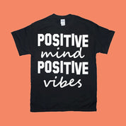 Esprit positif Vibes positives | T-shirt de yoga noir et blanc, T-shirt pour hommes, T-shirt pour femmes, Yoga, Motivation - plusminusco.com