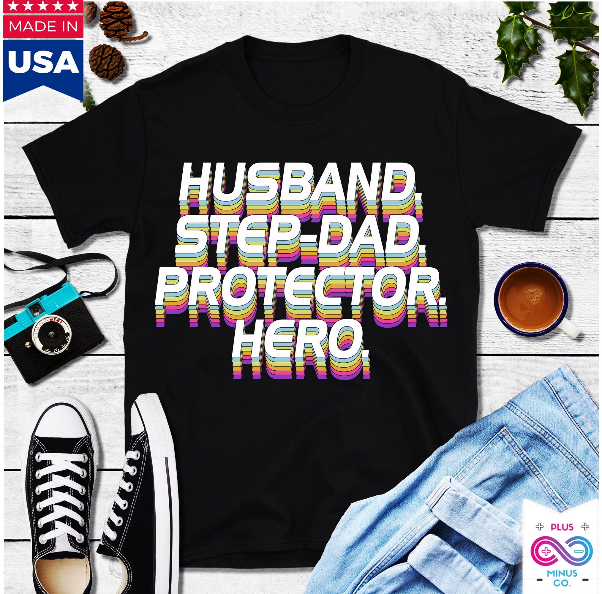 Ehemann Papa Beschützer Held T-Shirts, Vatertagsgeschenk, personalisiertes Papa-Shirt, Helden-Shirt, Vatertagsgeschenk, Papa-T-Shirt, Vatertags-Shirt - plusminusco.com