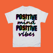 सकारात्मक मन सकारात्मक तरंगें | रंगीन प्रिंट टी-शर्ट, योग टी-शर्ट, पुरुषों के लिए टी-शर्ट, महिलाओं के लिए टी-शर्ट, योग, प्रेरक - प्लसमिनस्को.कॉम
