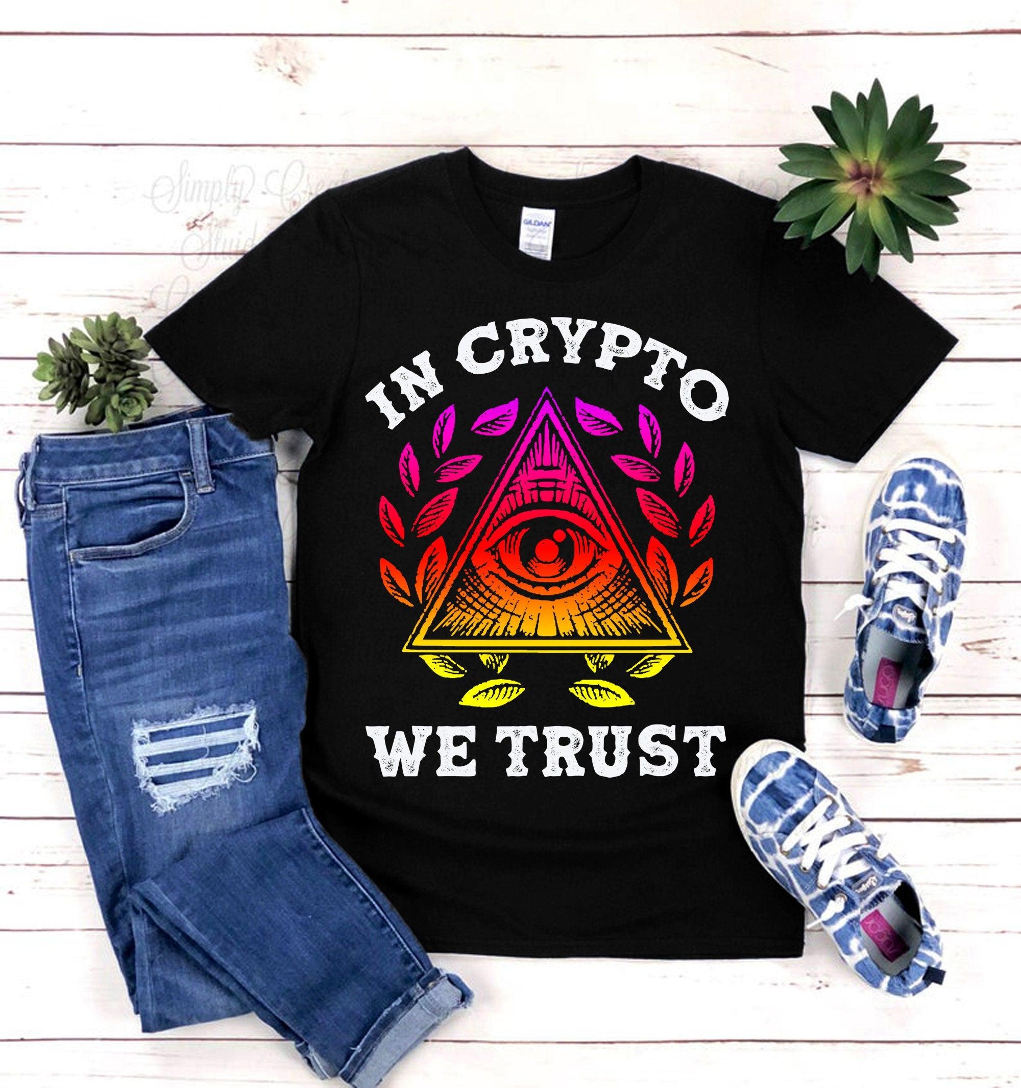 En Crypto confiamos en camisetas, camisa de criptomoneda, regalo de Bitcoin, camisa de criptografía, regalo para él, regalo para hombres, camisa para hombre - plusminusco.com