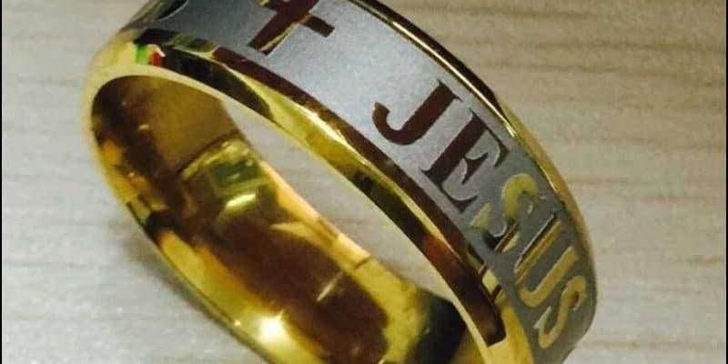 Ιησούς Σταυρός Γράμμα Βίβλος γαμήλιο δαχτυλίδι 316 Titanium - plusminusco.com