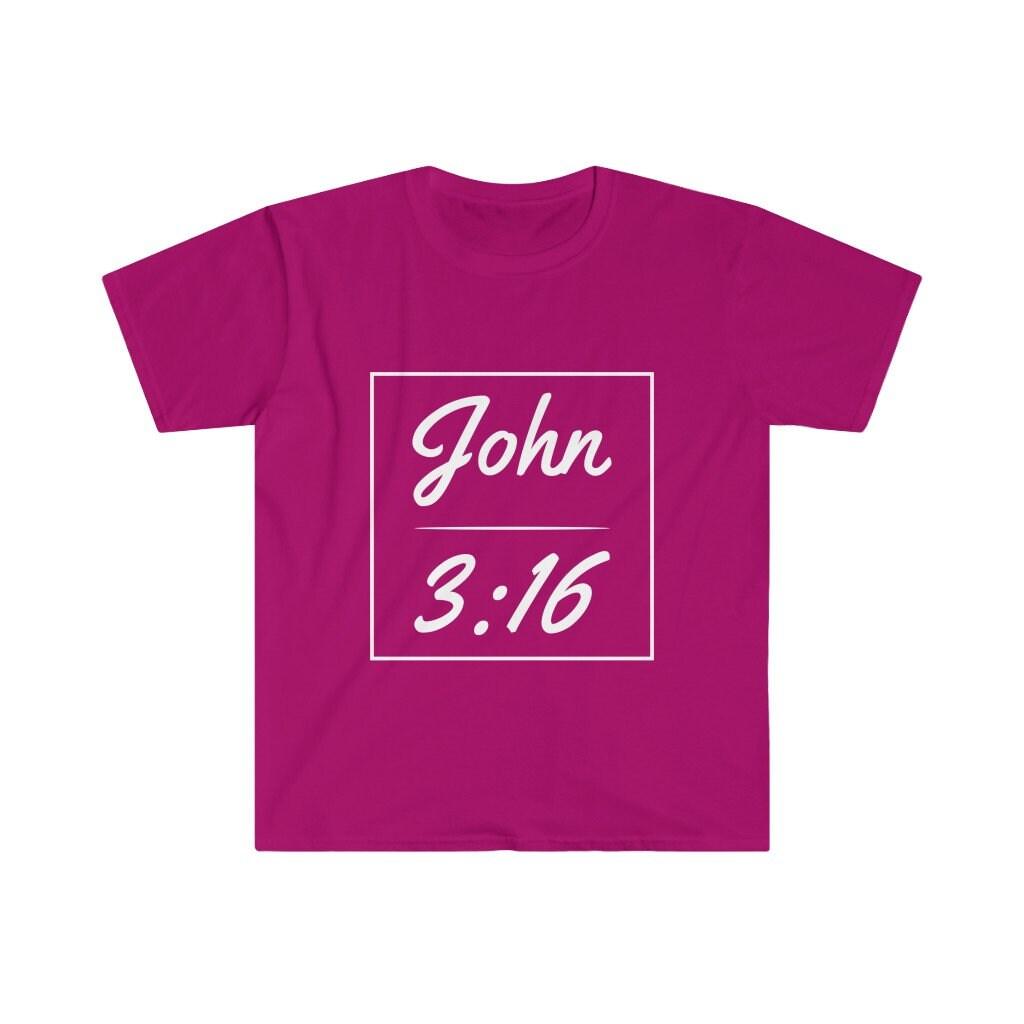 John 3:16 Kaos Softstyle Uniseks, Kaos Iman, Kaos Kristen, Hadiah Spiritual yang Dipersonalisasi, Kaos Gereja Kustom untuk Teman, Kaos Religius - plusminusco.com
