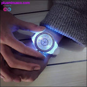 ساعة LED مضيئة مضيئة اتجاهات الشخصية لمحبي الطلاب - plusminusco.com