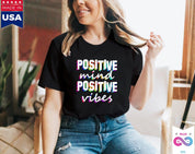 Positive Mind Positive Vibes 티셔츠, 동기 부여 셔츠, 영감 셔츠, 긍정 티셔츠 - plusminusco.com