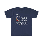 She Loves God Lipstick & Lashes T-shirty Bawełniane, Okrągły dekolt, DTG, Odzież męska, Regularny krój, T-shirty, Odzież damska - plusminusco.com