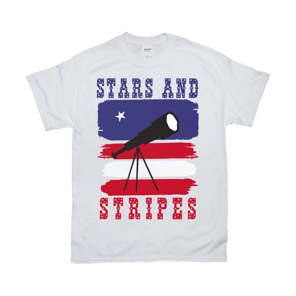 Estrelas e listras | Telescópio | Camisetas com a bandeira americana, comemoração do 4 de julho - plusminusco.com