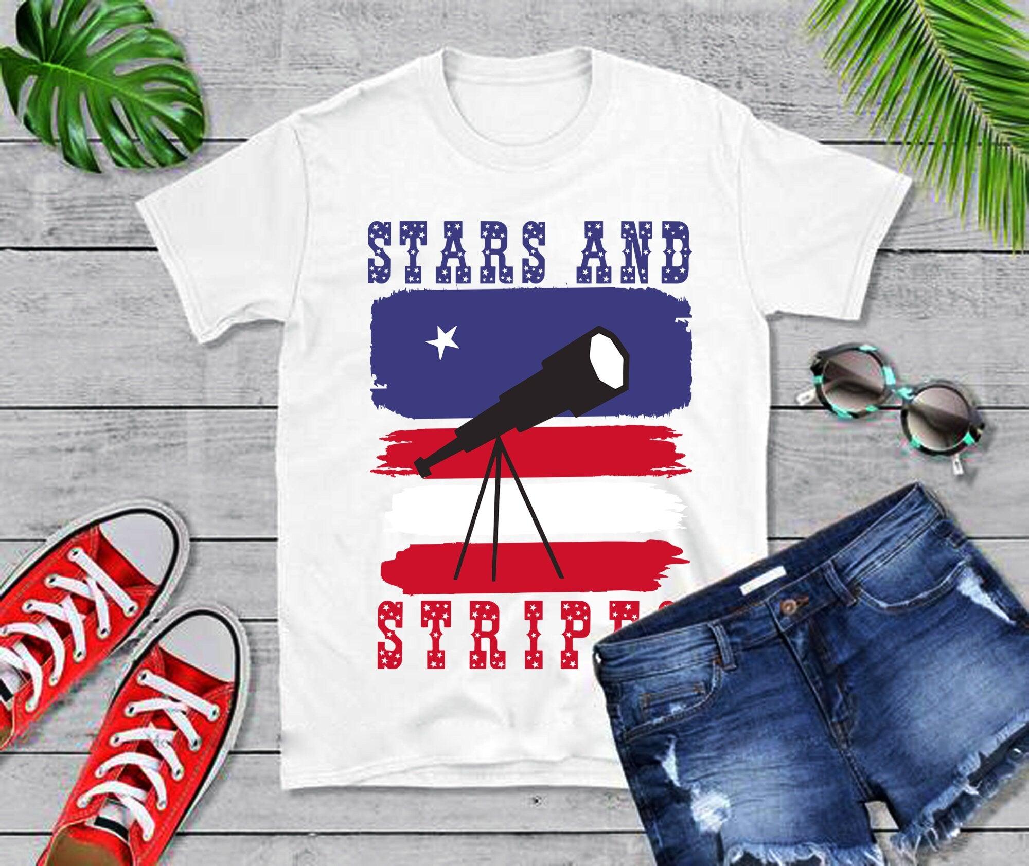 Sterren en strepen | Telescoop | T-shirts met Amerikaanse vlag, viering van 4 juli - plusminusco.com
