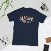 Teacher Est 2022, camiseta para presente de primeiro dia de aula para novos professores, camiseta para novo professor estabelecido da vida do professor - plusminusco.com