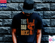 تي شيرت Dad Rocks Rock N Roll المعدني، قميص Rock n Roll، تي شيرت معدني هدية للأب، هدية عيد الأب، هدية له، قميص الأب - plusminusco.com
