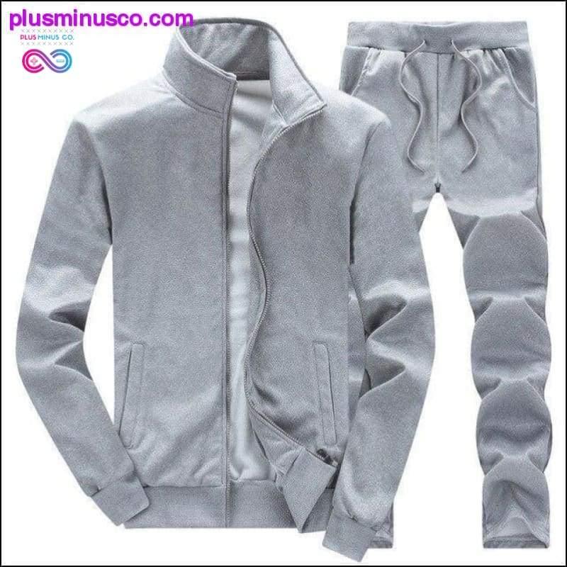 Sudadera con capucha y pantalones deportivos de moda || - plusminusco.com
