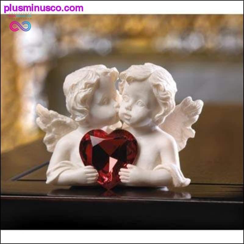 Divu iemīlējušos kerubu figūriņa: lieliska Valentīna dienas dāvana — plusminusco.com
