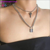 Vintage Halskette mit mehrschichtigem Kristallanhänger für Damen in Goldfarbe - plusminusco.com