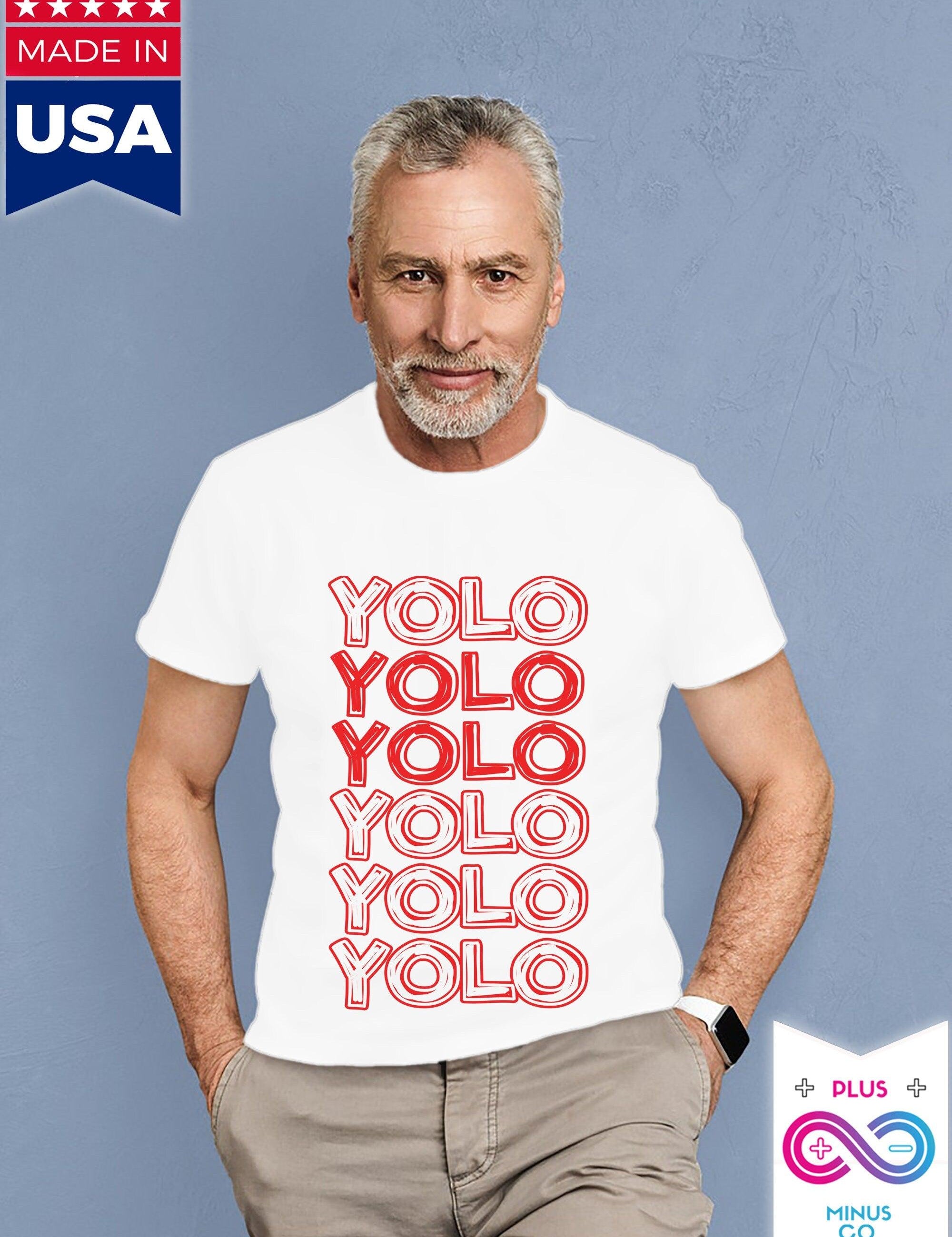YOLO Röd Design Klassiska T-shirts YOLO Du lever bara en gång Rolig skjorta - plusminusco.com