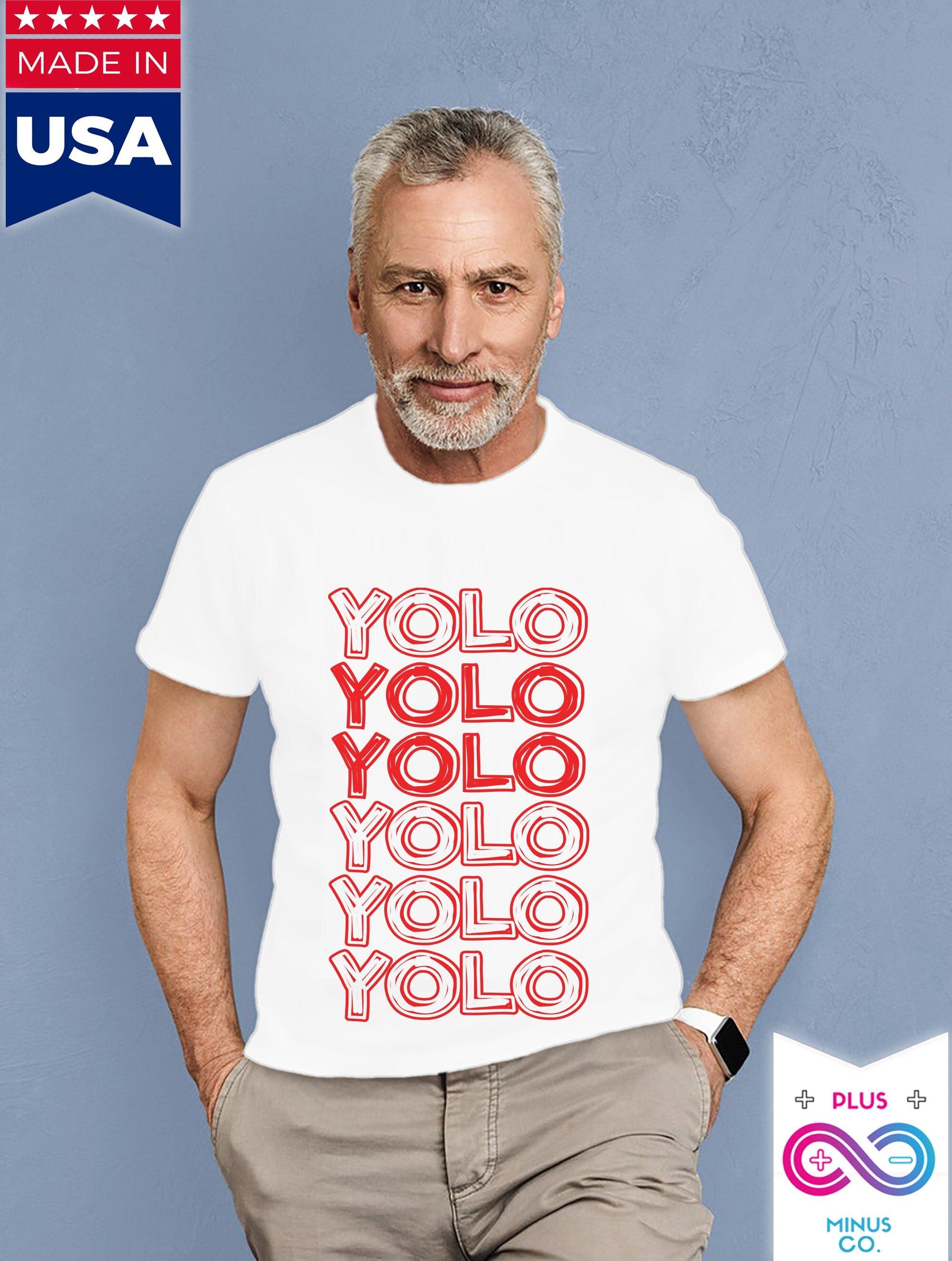 YOLO Röd Design Klassiska T-shirts YOLO Du lever bara en gång Rolig skjorta - plusminusco.com